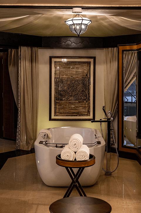 阿联酋丽思卡尔顿,阿联酋野奢帐篷