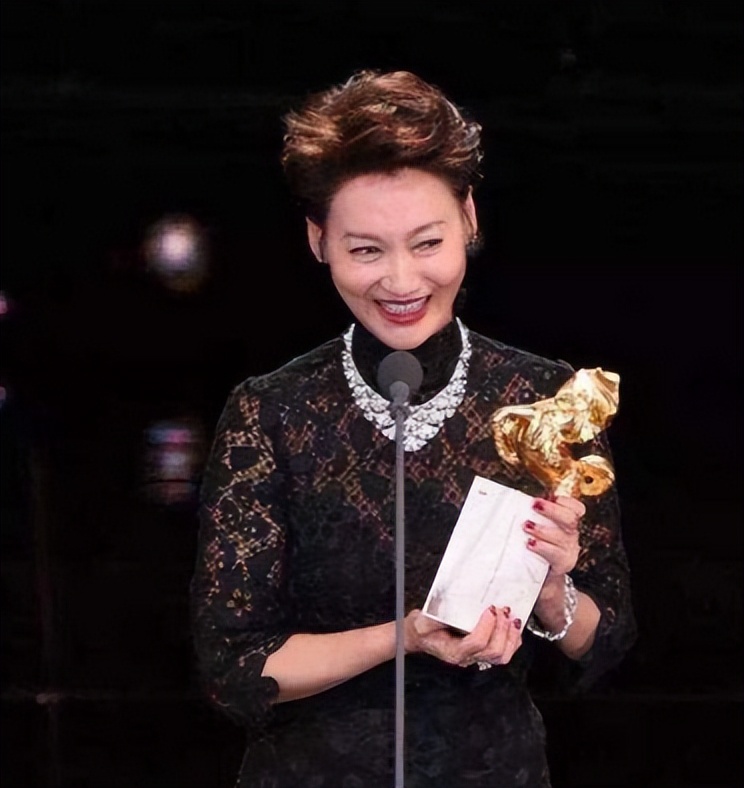 惠英红得影后,惠英红影后视频