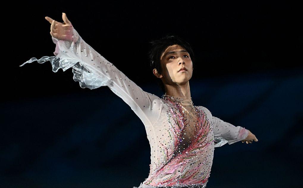 羽生结弦表演滑落泪,羽生结弦表演滑笑