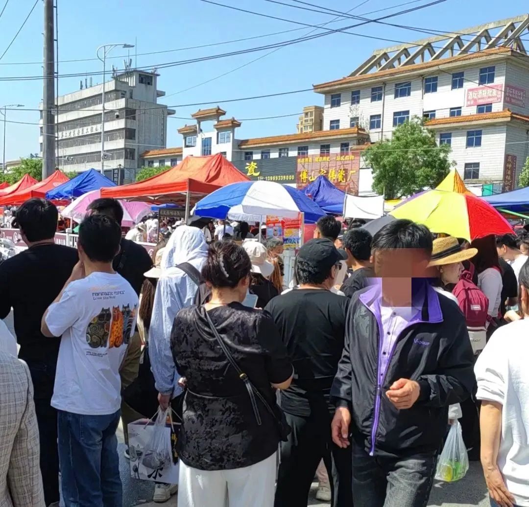 淄博这些也卖爆了！疯狂代购抢光网红店，任性买家加价求购