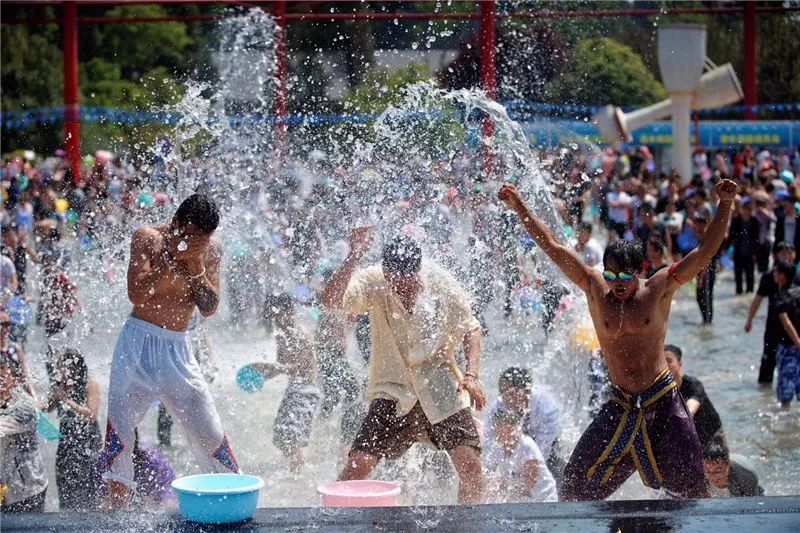 云南四月各地泼水节狂欢全攻略,2023年什么时候开始过泼水节