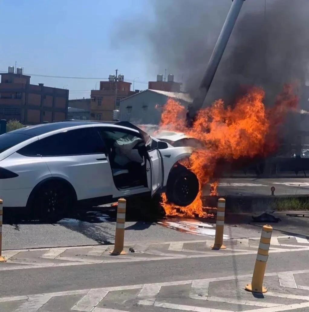 听了车主的肺腑之言，我终于知道为什么你们都跑去买电动车了！