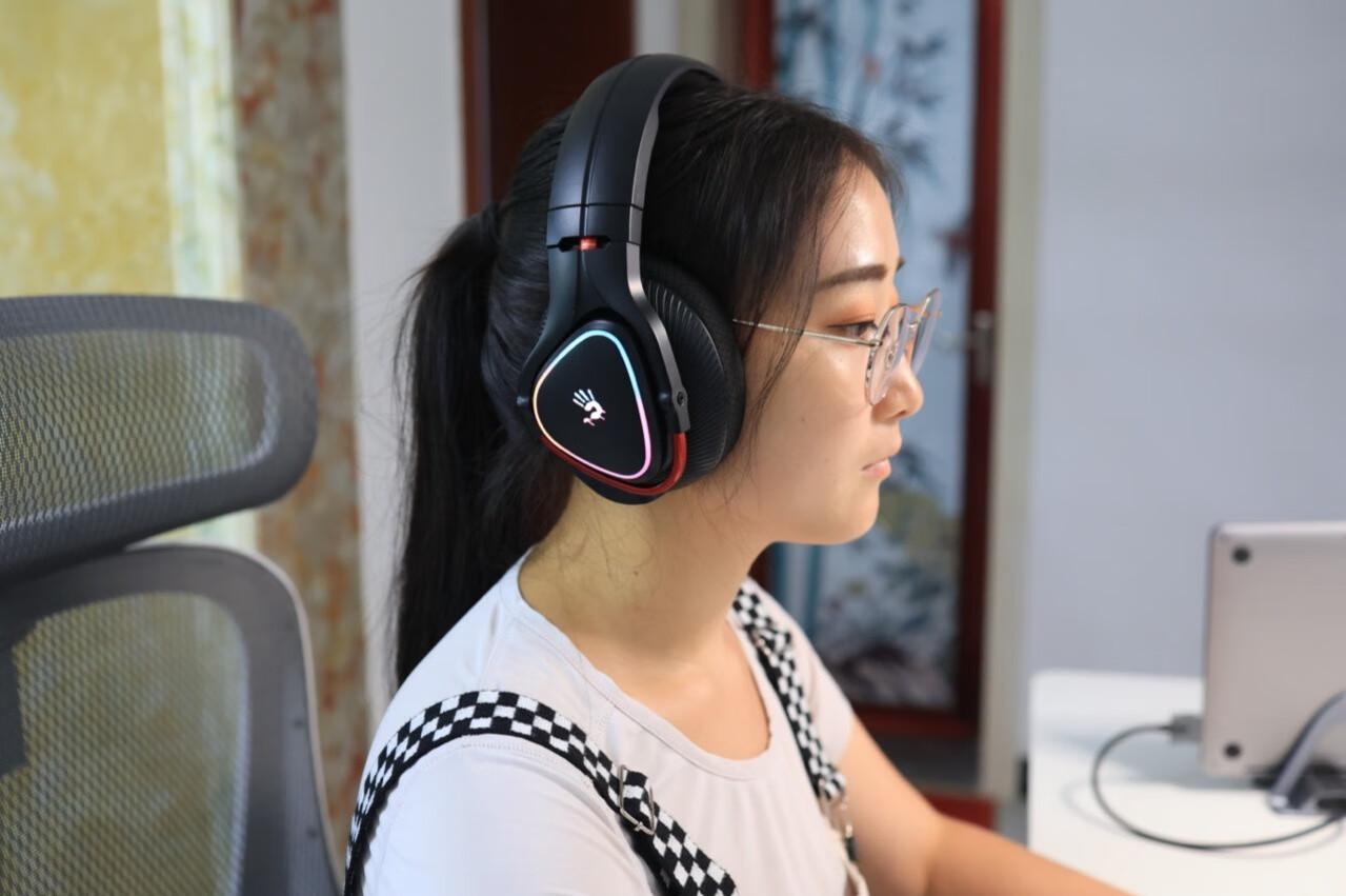 双飞燕血手幽灵无线耳机,辨位感强烈的电竞耳机推荐