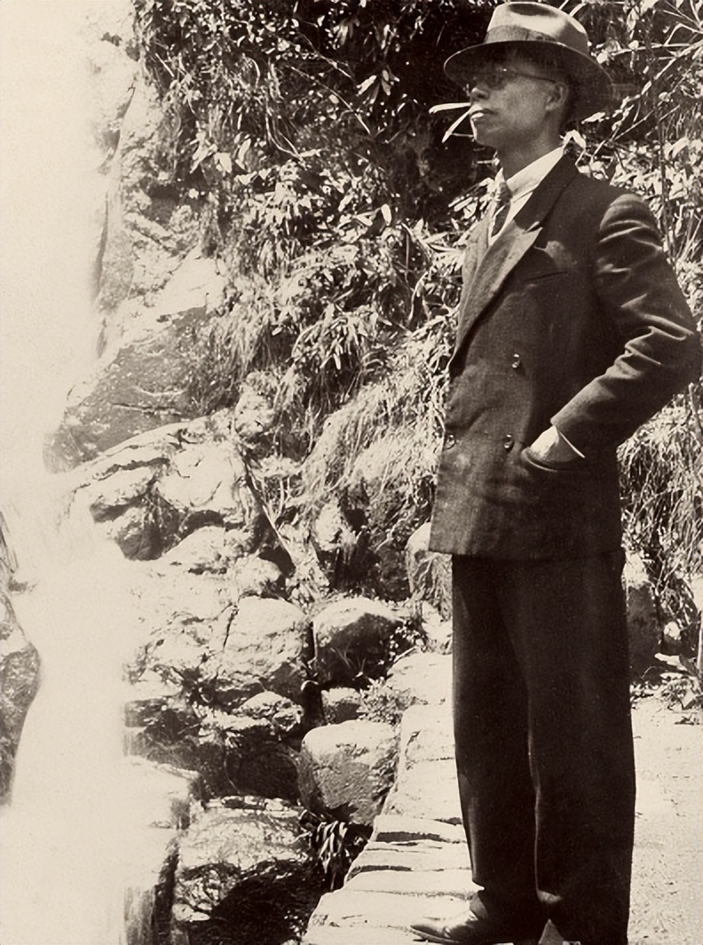 吴冠中的名人事迹,著名画家吴冠中