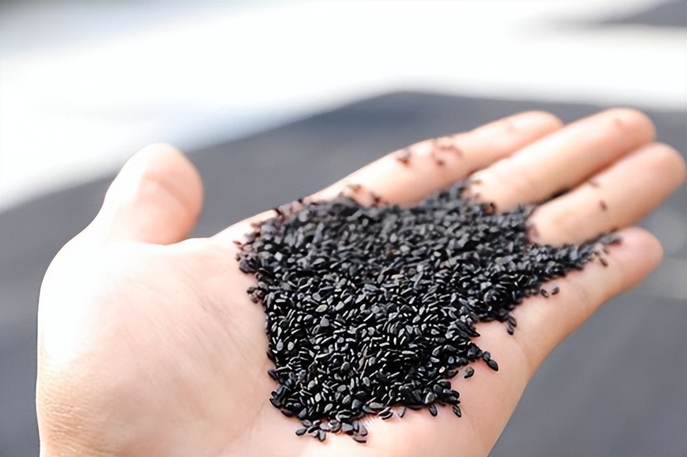 白发不可怕重要的是要选对方法,白发要吃什么才会转黑