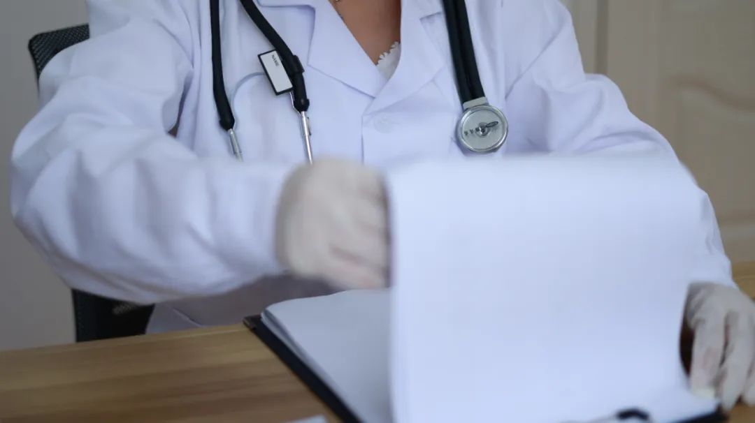 如何预防外阴白斑,外阴白斑和外阴白色病变是一回事