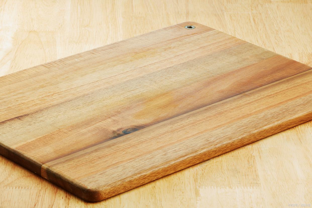 木材加工怎么才能一年挣几十万呢,开个废旧木材加工需要多少钱