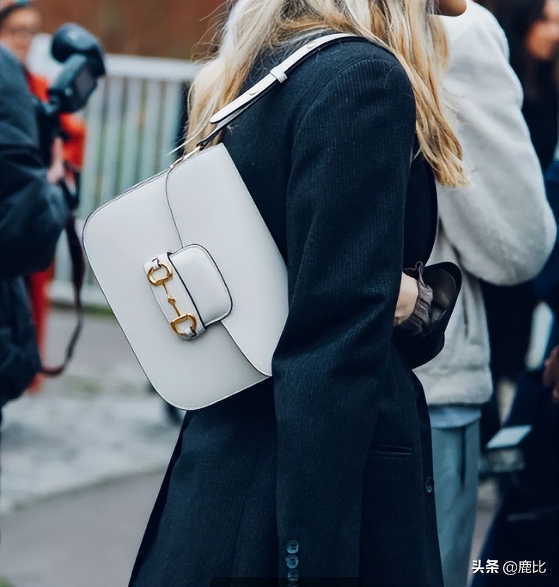 秋冬腋下包推荐,2022春夏经典腋下包