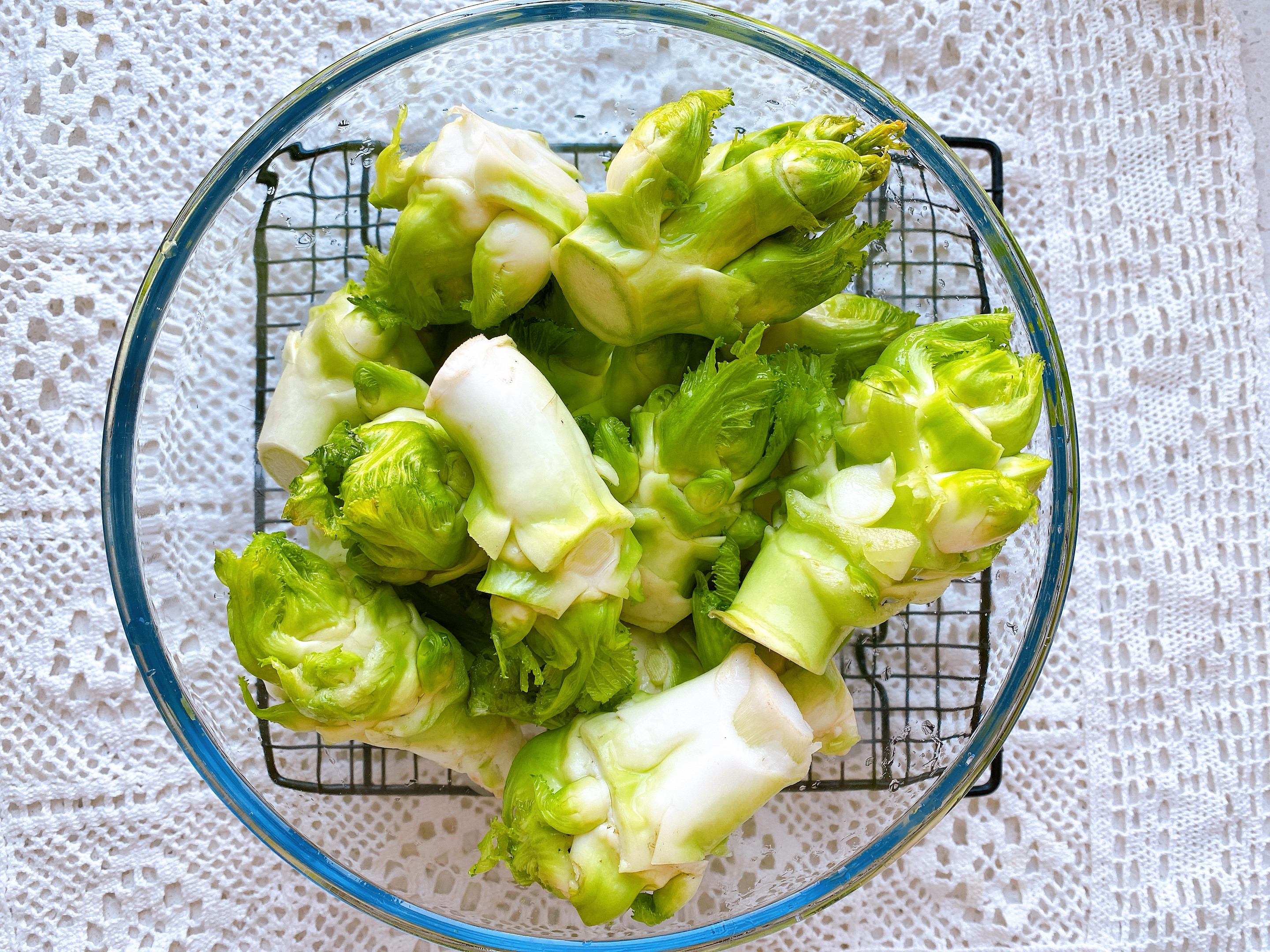 儿菜怎么炒着吃好吃,儿菜炒着吃要焯水吗