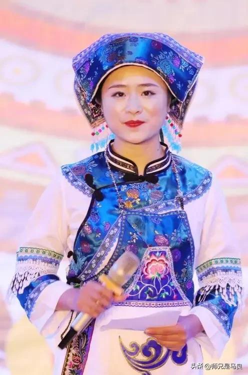 少数民族布依族分布,少数民族布依族衣服