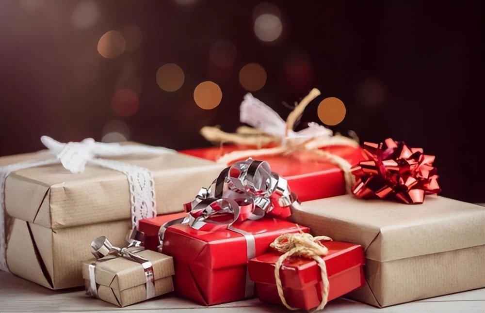 情人节送什么礼物比较实用,情人节送什么礼物最实用呢