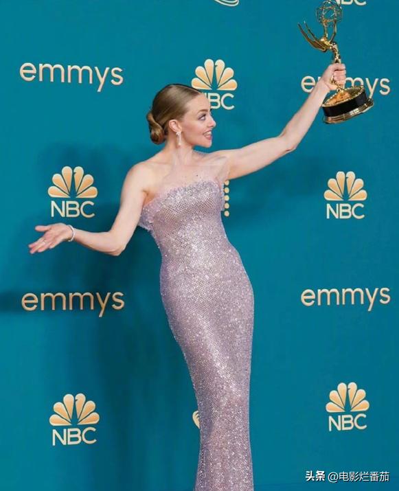 艾美奖红毯怪奇物语,艾美奖红毯走法