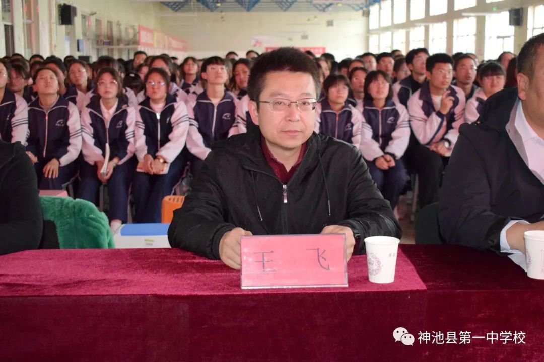 学校纪念五四运动暨表彰大会流程,我校七一表彰大会隆重召开