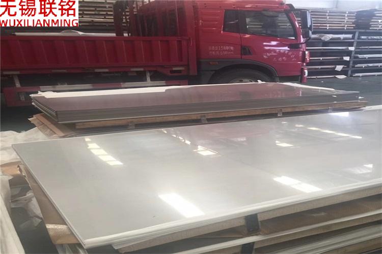 201不锈钢方管多少钱一吨,201不锈钢板材多少钱一平方