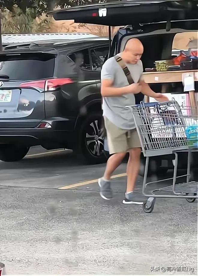 再见娱乐圈，你好美国！乐嘉现身超市买水，生活奢华曝光！