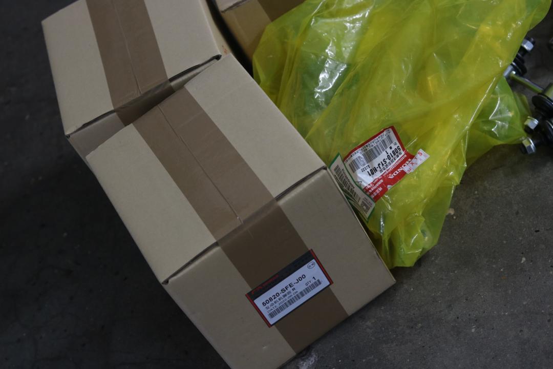 老款艾力绅二手车修复,老车翻新艾力绅