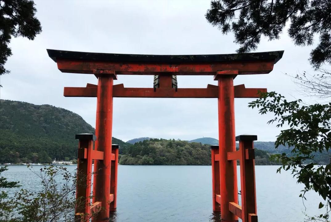 日本一个女生自己去旅游,女生日本独自旅行