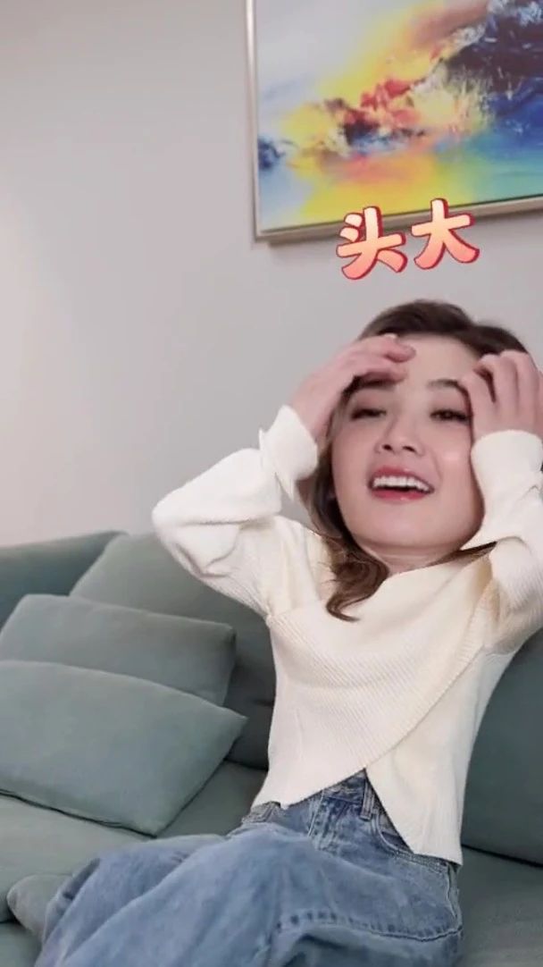 钟欣潼蔡卓妍最新消息空降超话,蔡卓妍钟欣潼互相吃醋和互宠场面