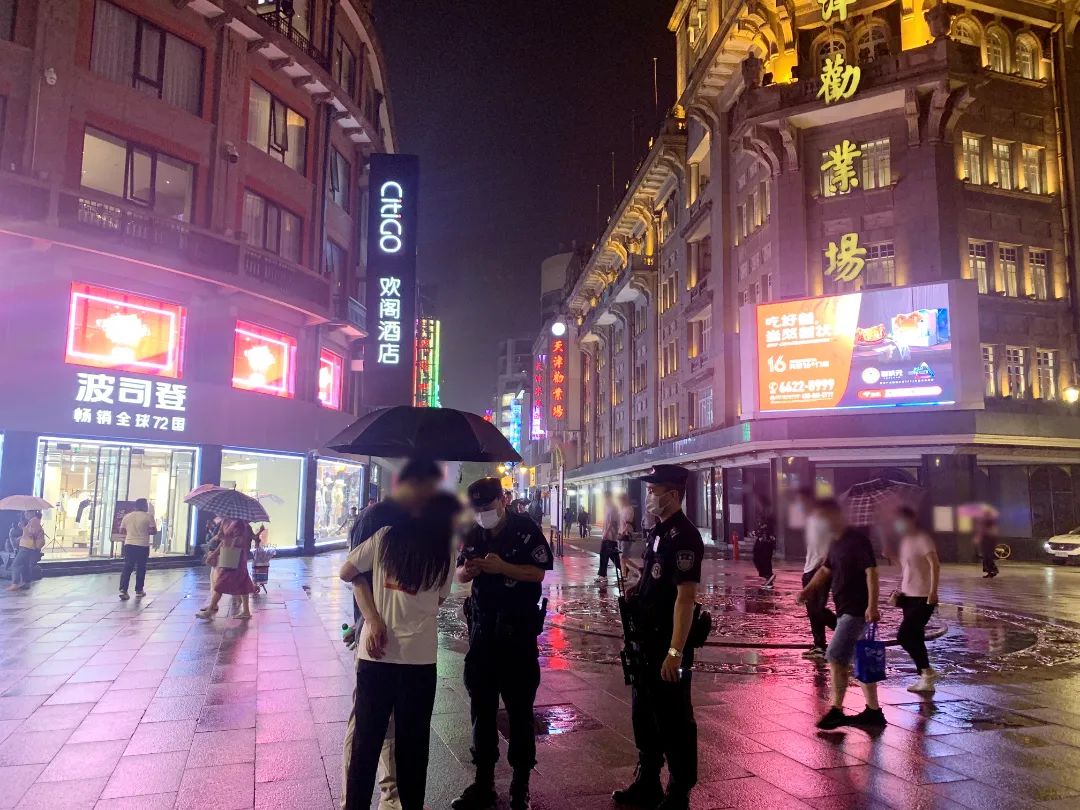 【夏季治安打击整治“百日行动”】天津公安开展第二次夏夜治安巡查宣防集中统一行动