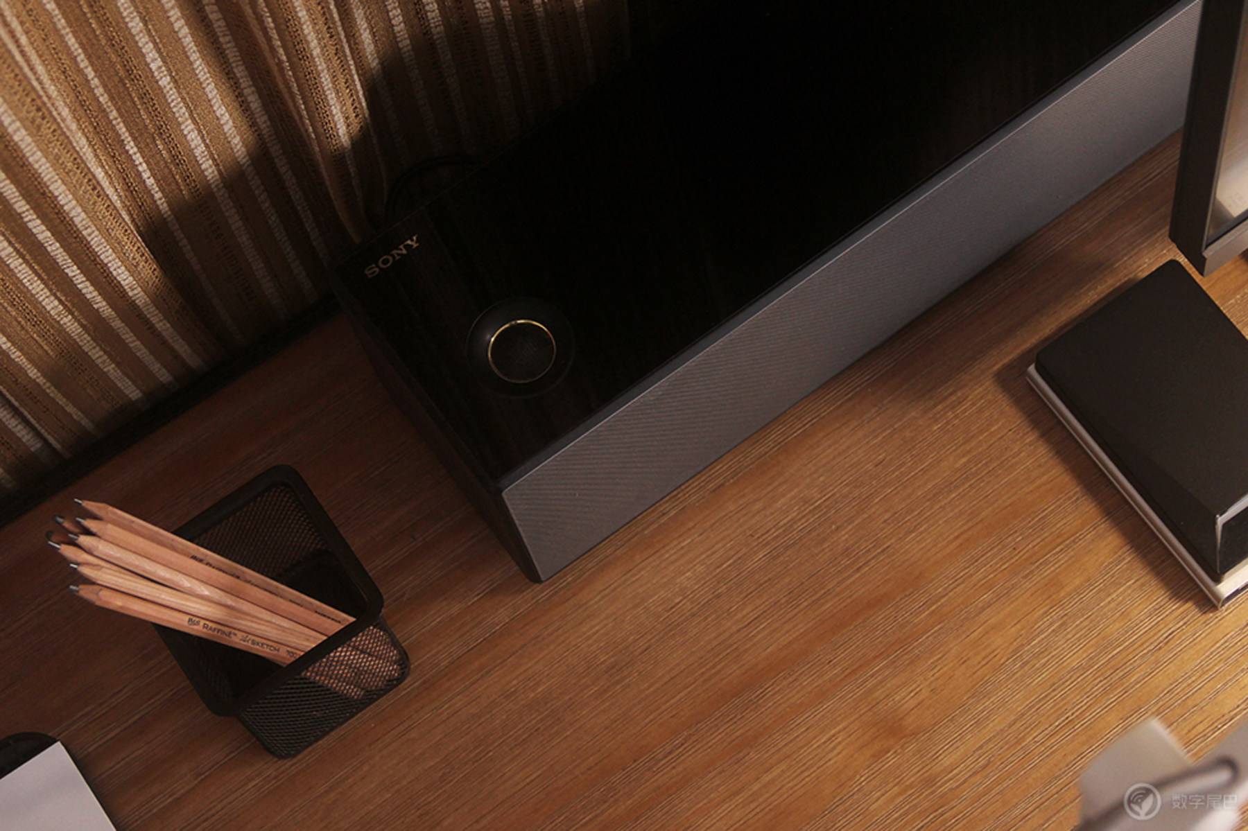 推荐几款高逼格电脑桌面,实用科技感很强的电脑桌面