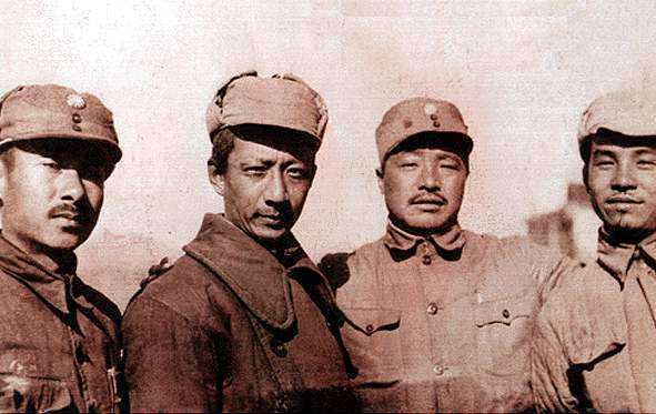 十大元帅朱老总居首，但1955年元帅命令状编号第一的，却是贺老总