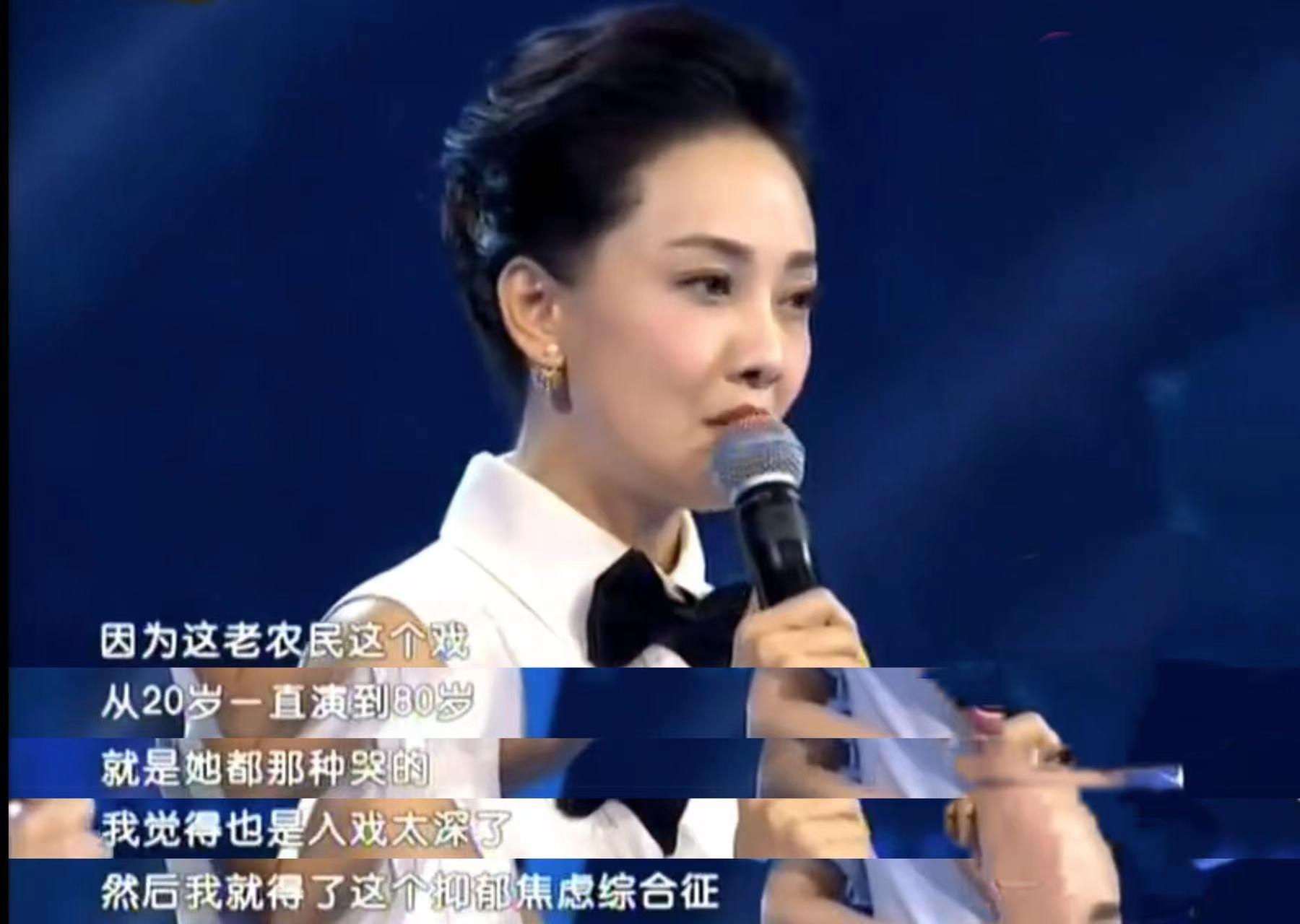 牛莉一家三口近照曝光,牛莉晒一家三口照片