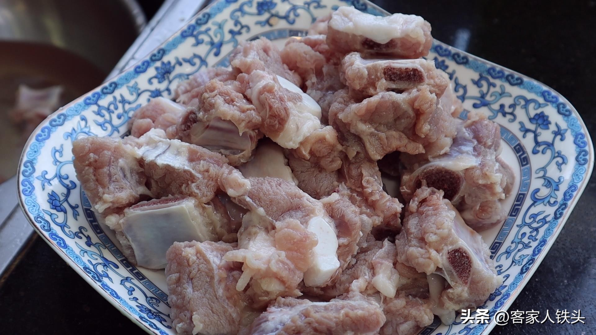 一锅熟排骨家常做法,原汁原味排骨煲