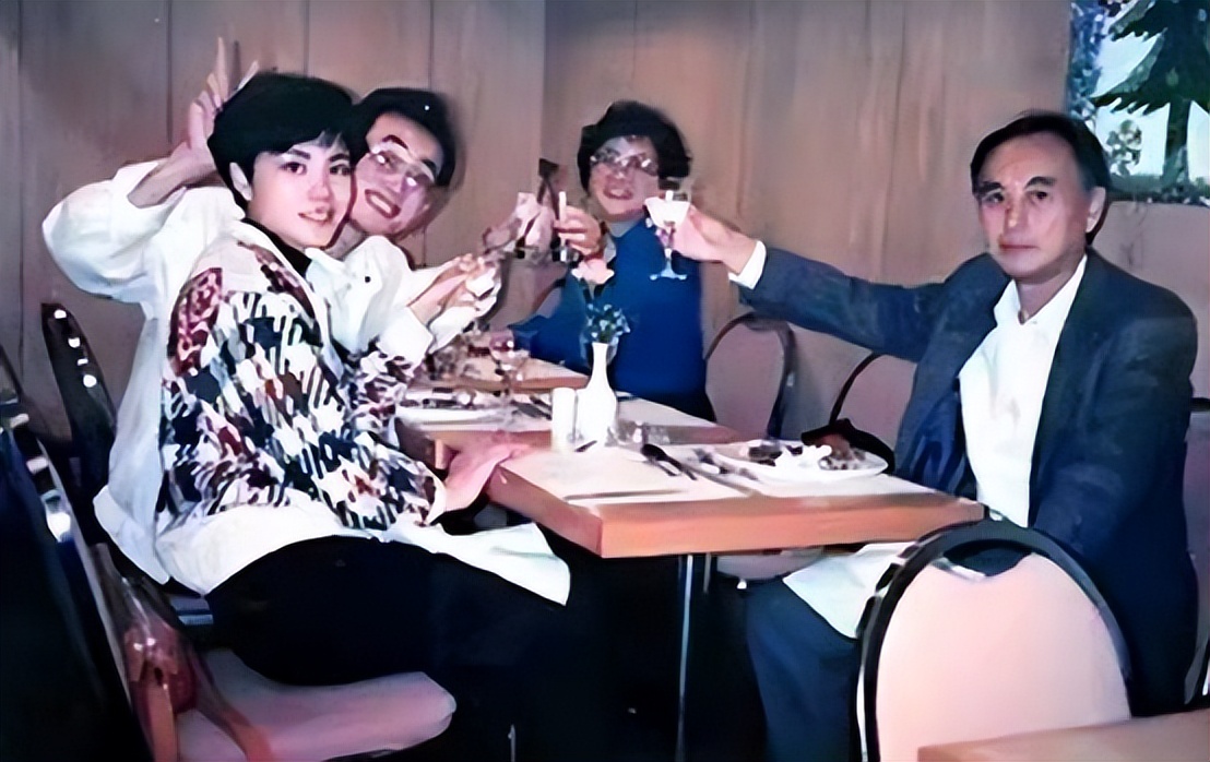 47岁王菲为何看上37岁的谢霆锋,为什么谢霆锋对王菲情有独钟