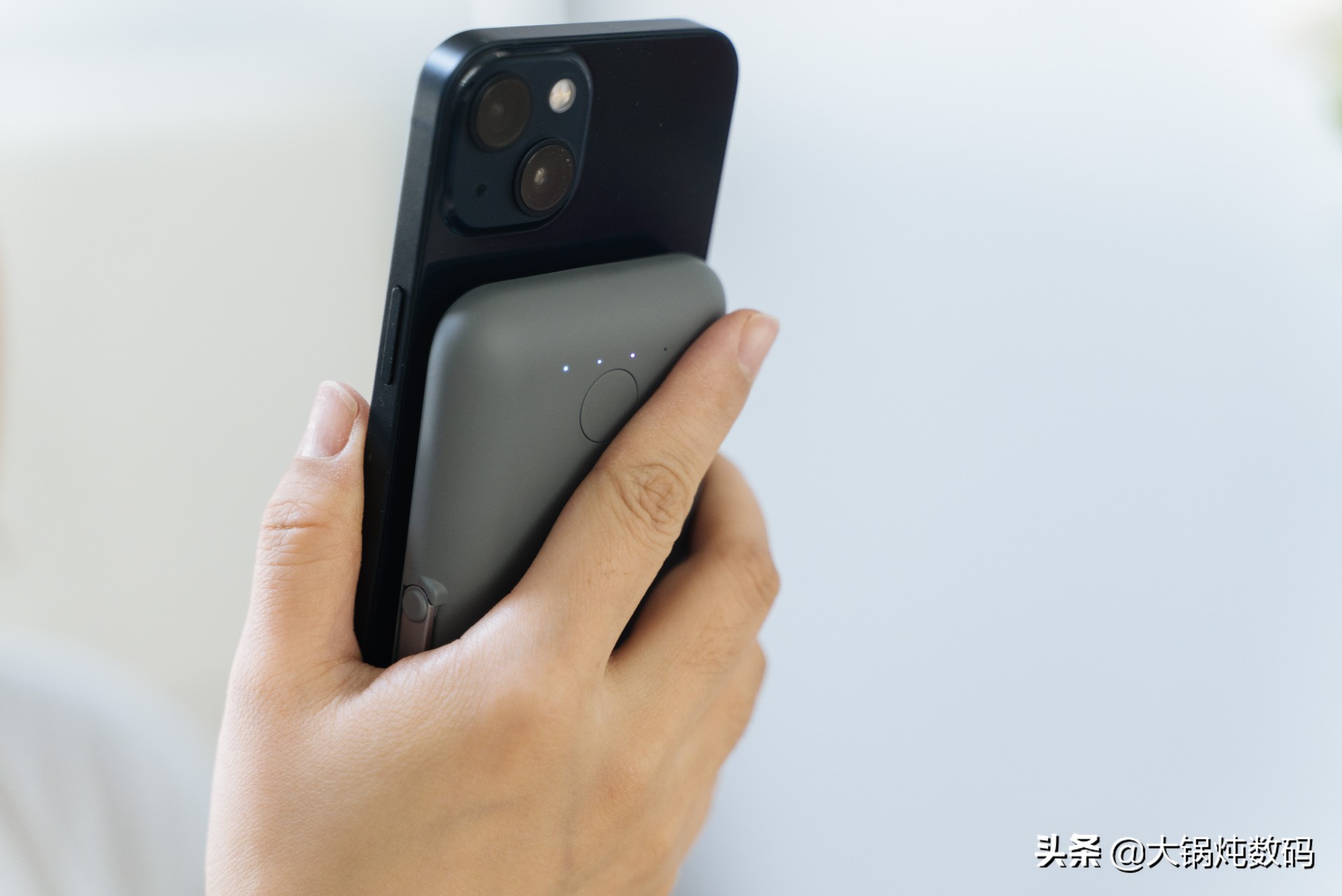 麦多多苹果磁吸无线充电宝,麦多多的无线充电宝好吗