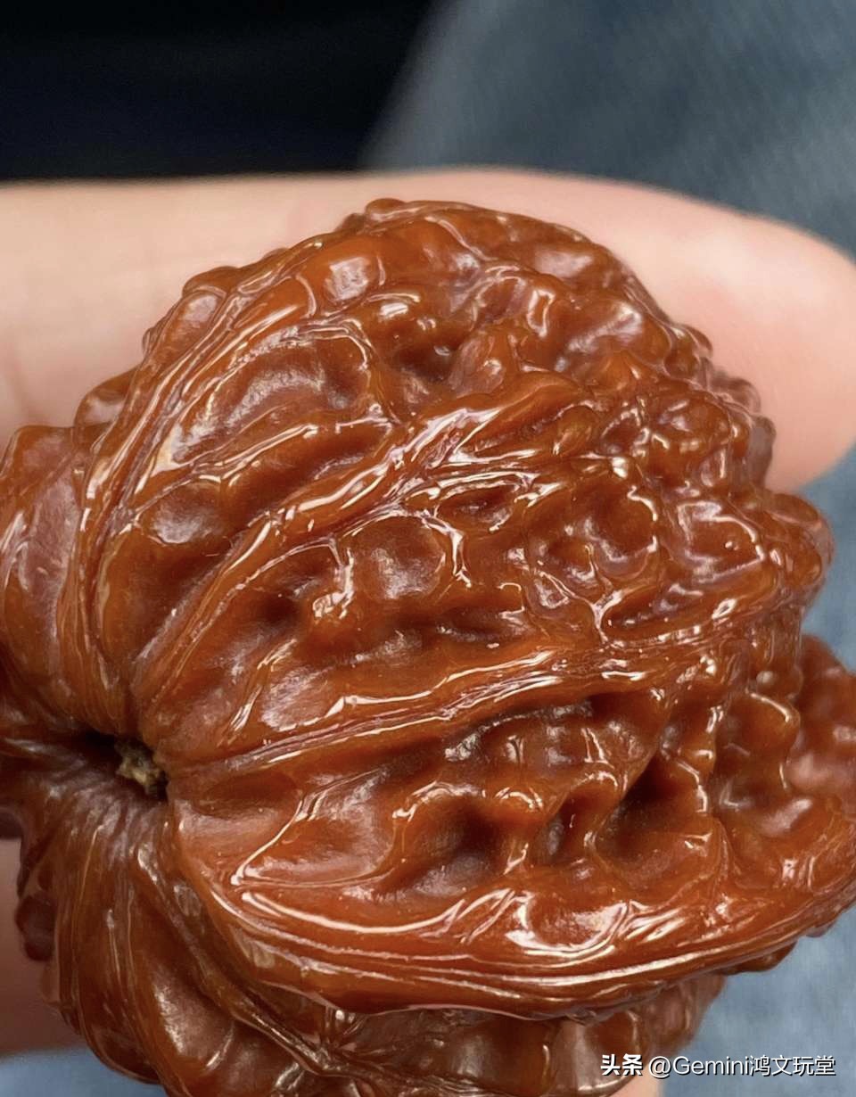 新入手的龙纹桃核手串怎么盘玩,桃核如何盘玩最好