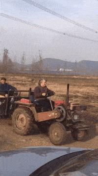 千万不要轻易穿抹胸吃火锅！