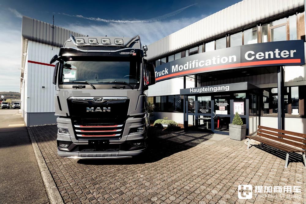 德国曼恩重卡改装,德国曼恩牵引车改房车