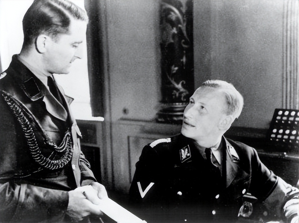 *钞伪**暗战:为搞垮英国经济,德国曾疯狂造假价值上亿英镑