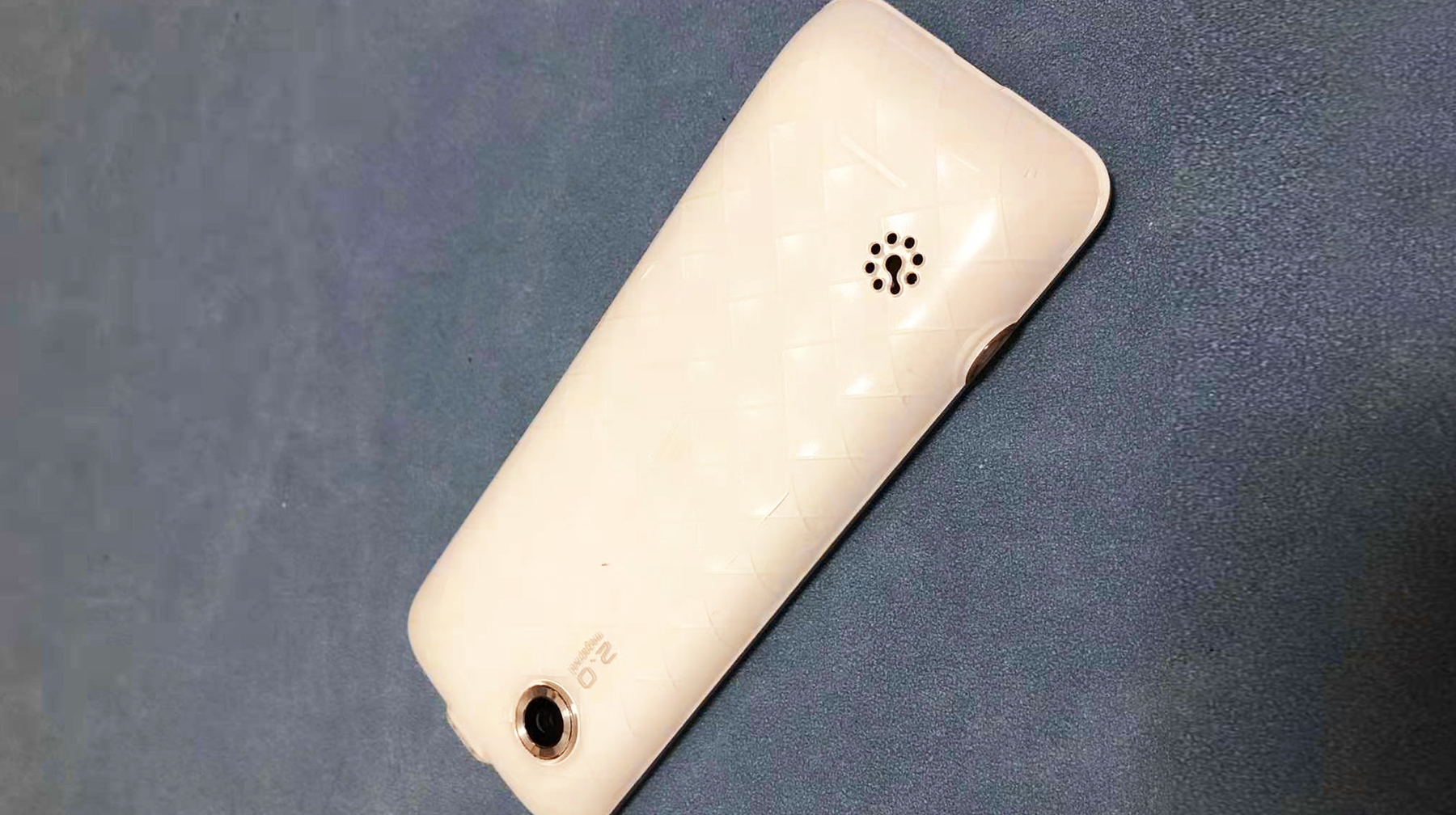 十年前的视觉全面屏手机，这款老旧的步步高i531，也是专业*放播**器