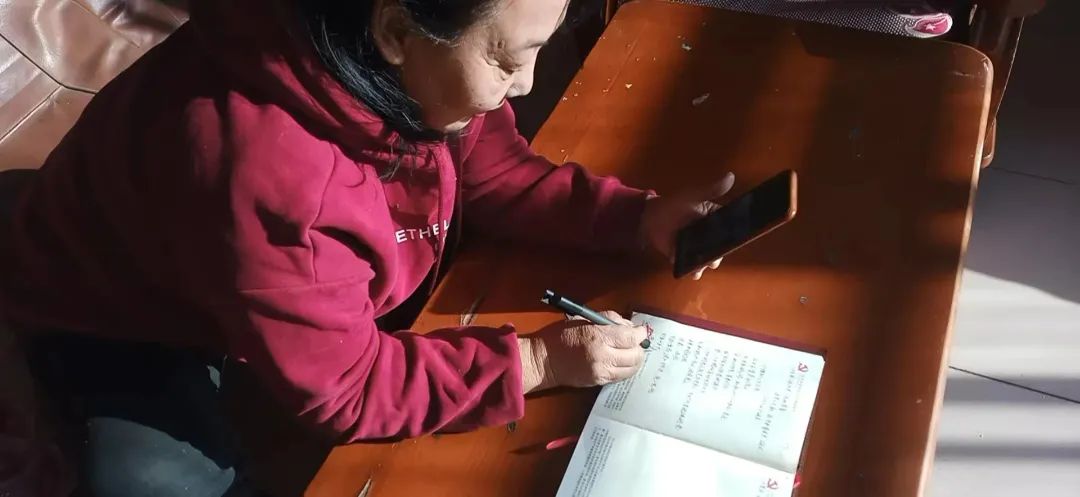 妇联宣讲学习贯彻二十大精神,社区妇联开展学习党的二十大精神