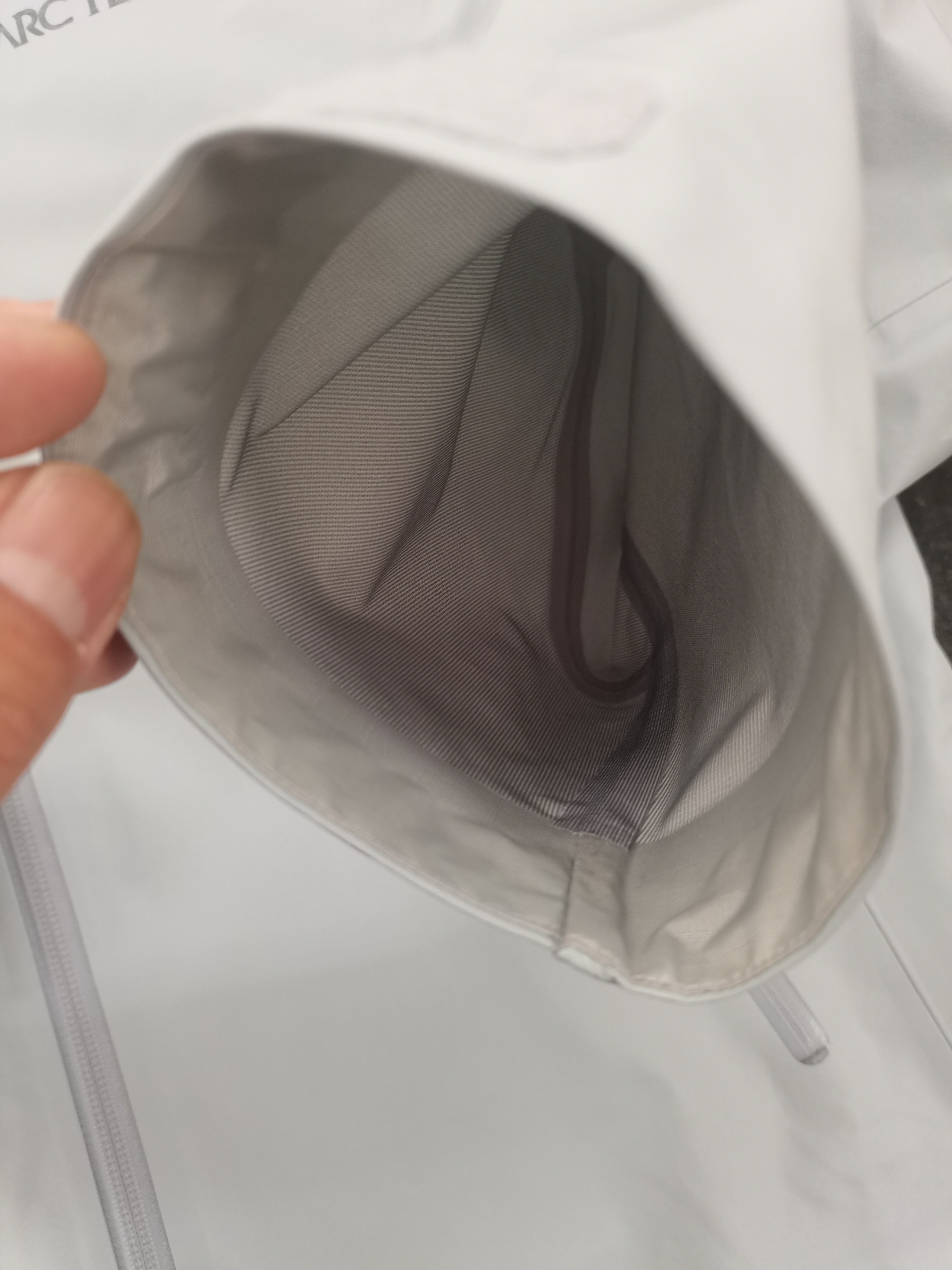 始祖鸟冲锋衣betalt可以爬山么,始祖鸟原样