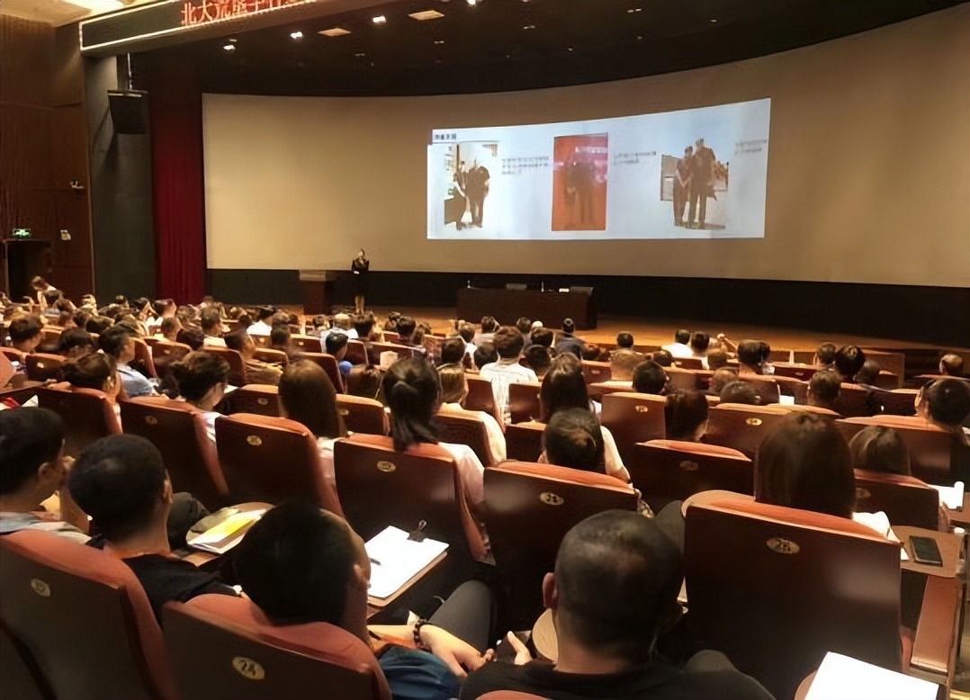 张坤（Queen）老师商务礼仪专家