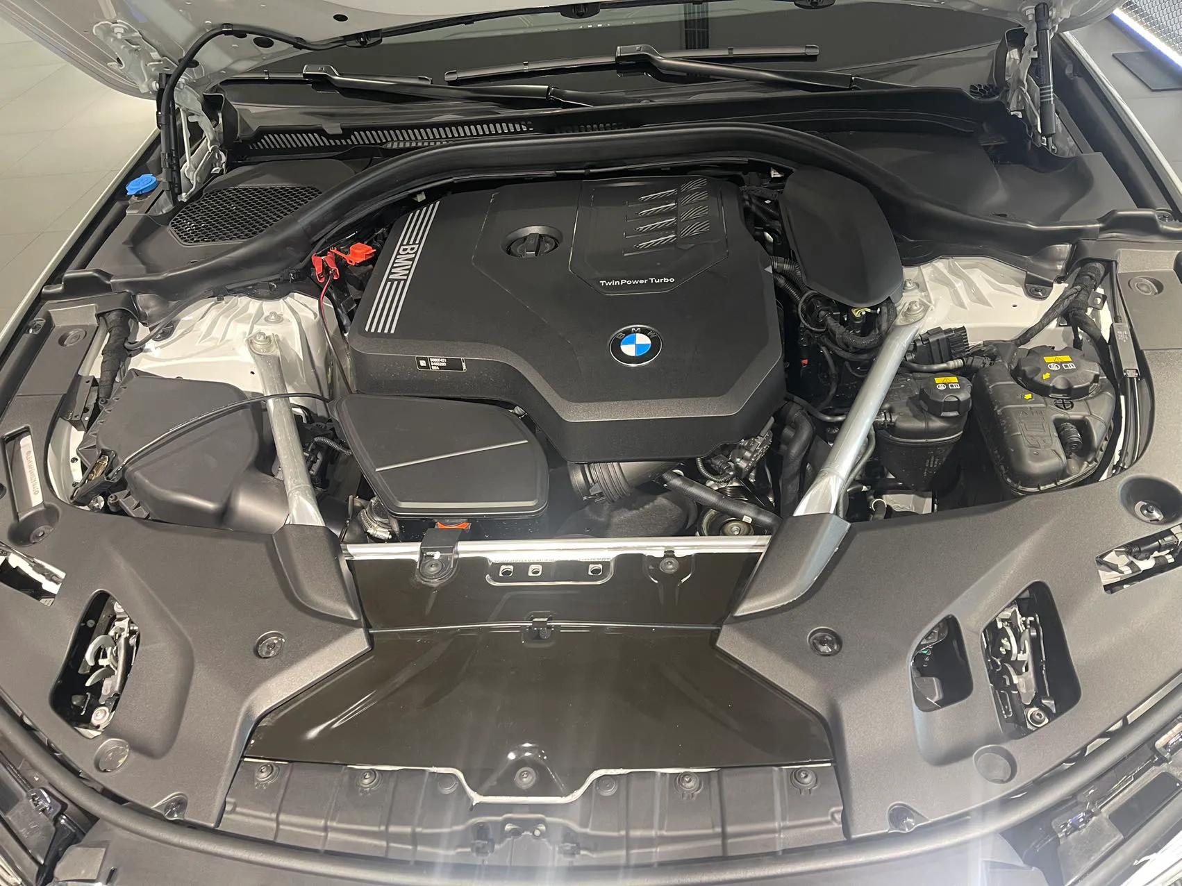 530li尊享运动和豪华的区别,宝马5系530li尊享对比21款530尊享