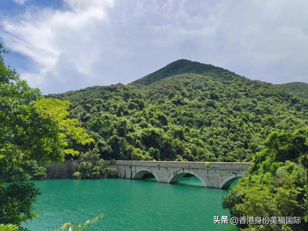 大陆人移居香港需要什么条件,移民香港值得去吗
