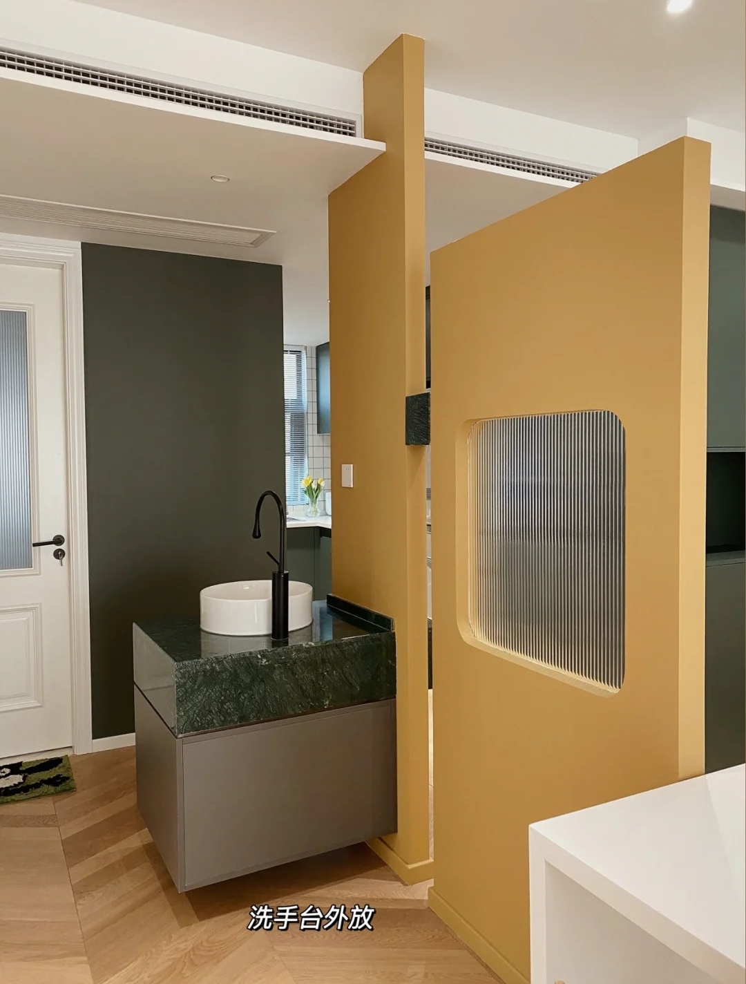 发现一户装修很精致的现代轻奢风,发现一户比较独特的中式风装修