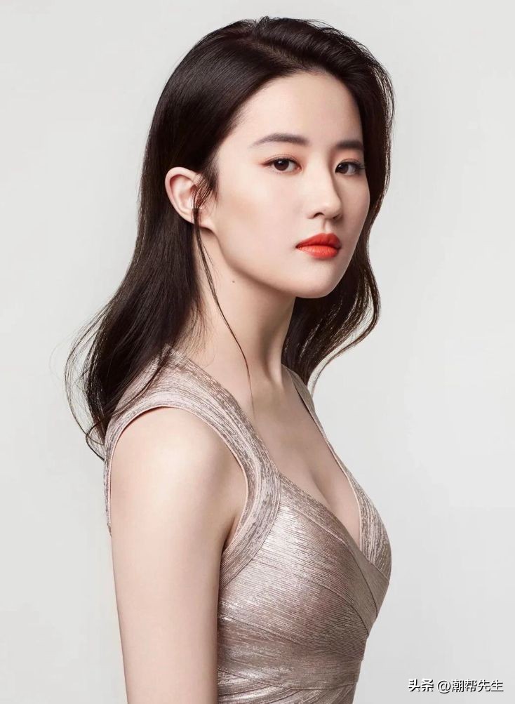 中年女性必须剪短发才减龄吗,女中年长脸剪什么样的短发好看