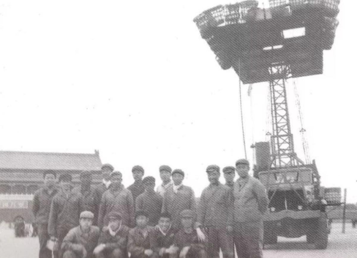 揭秘：周总理亲自定名的长安街华灯，为何能长亮63年？