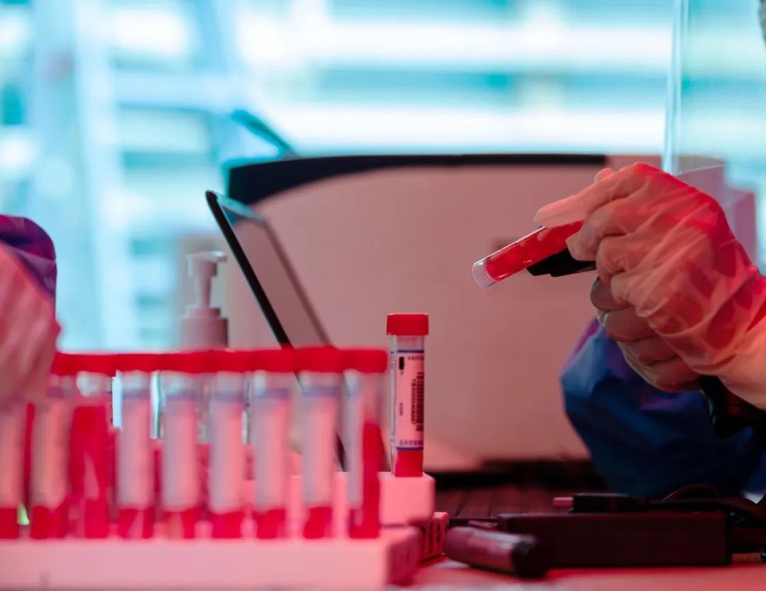 工作停摆、核酸单管单检,新冠阳性康复后,我经历了什么?