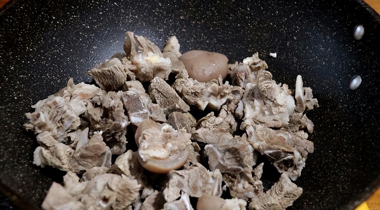 立冬吃羊肉好吗,冬季炖羊肉切记三不放的窍门