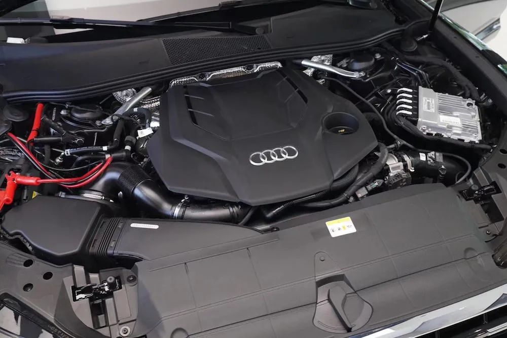 奥迪全新a6l55tfsiquattro,新奥迪a6l中期大改款