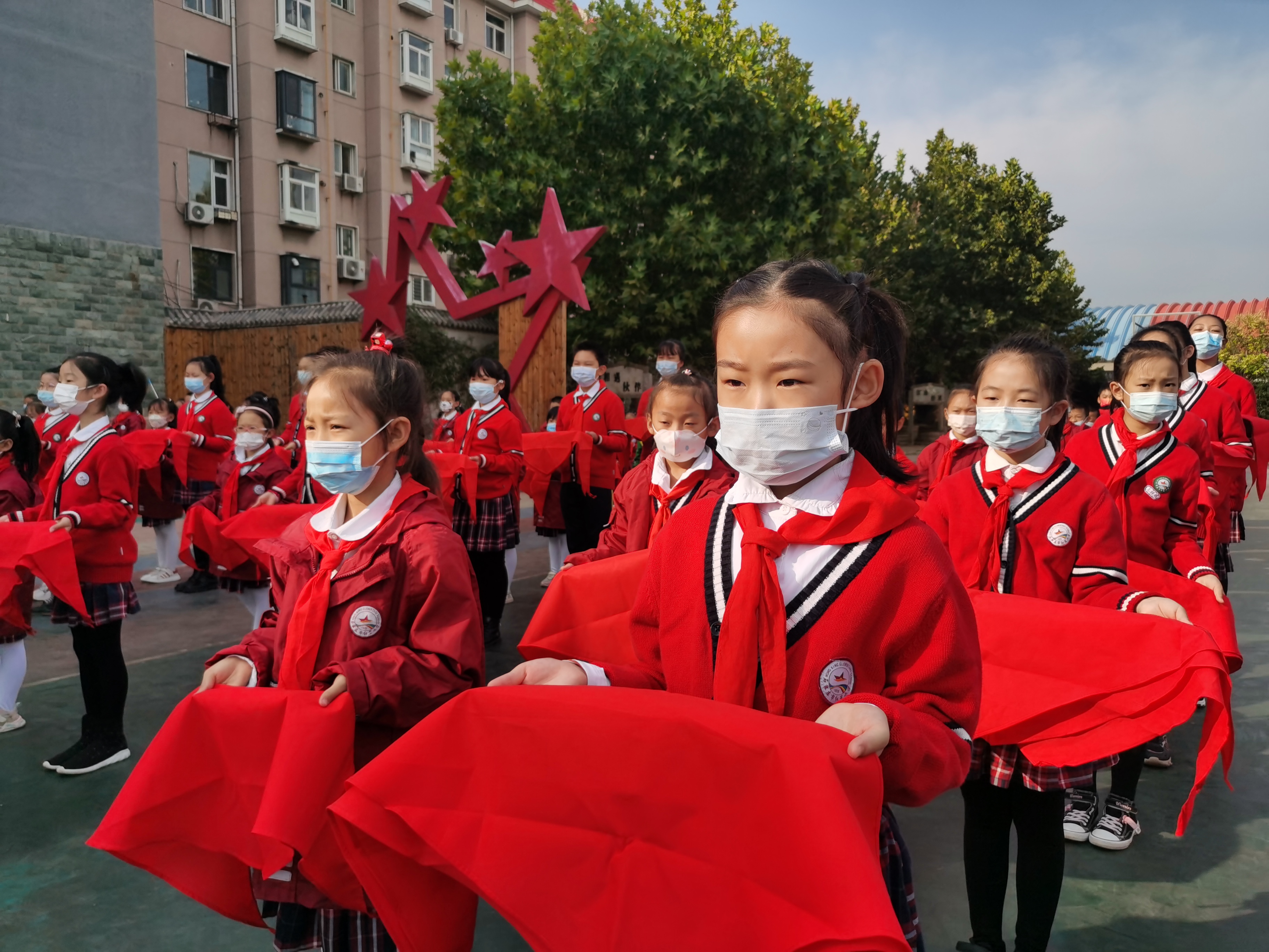 “童心向*党**强国有我”--石家庄市红星小学“献礼二十大”入队仪式