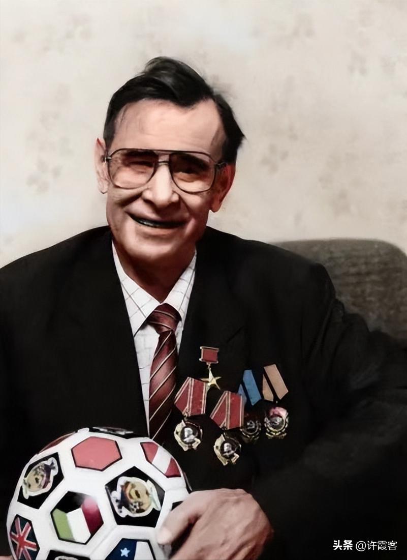 雅辛与贝利谁年龄大,贝利是最厉害的吗