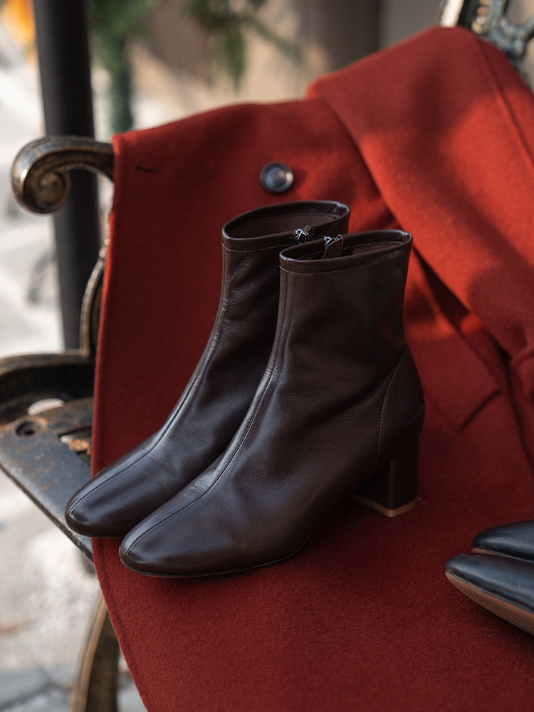 秋冬鞋子别瞎买这三款百搭又时尚,2021今年冬天流行鞋子女鞋款式