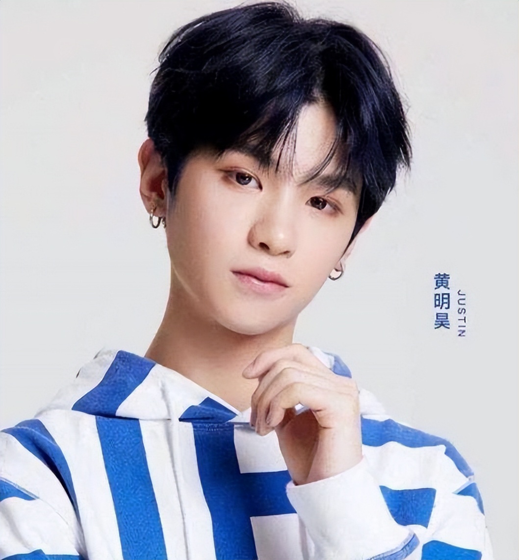 杨颖封面引热议,杨颖扔南瓜片段