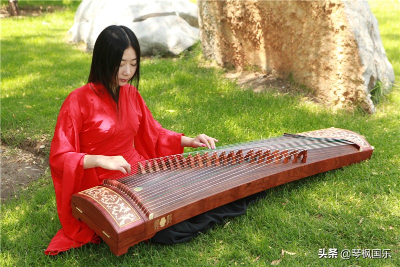 古筝多少钱一台学生,古筝多少钱一台初学者